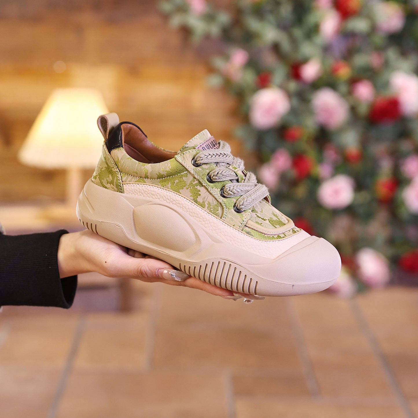 Green soft-soled casual shoes