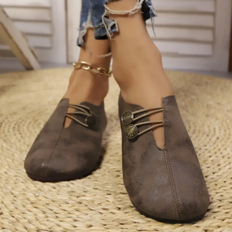 Flat casual shoes