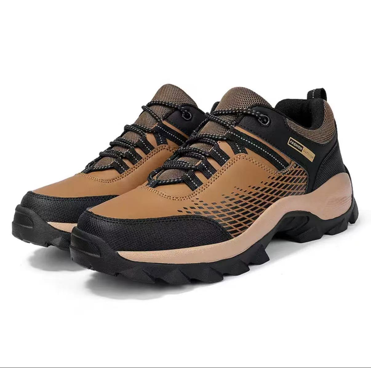 Breathable and thick hiking shoes