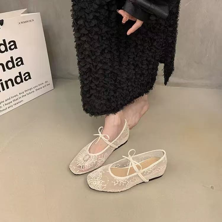 Women's ballet flats