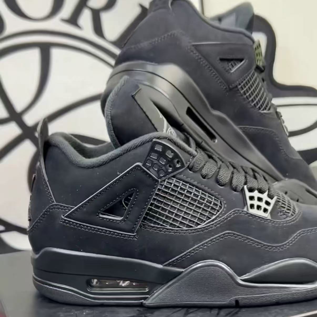 Comfortable basketball sneakers
