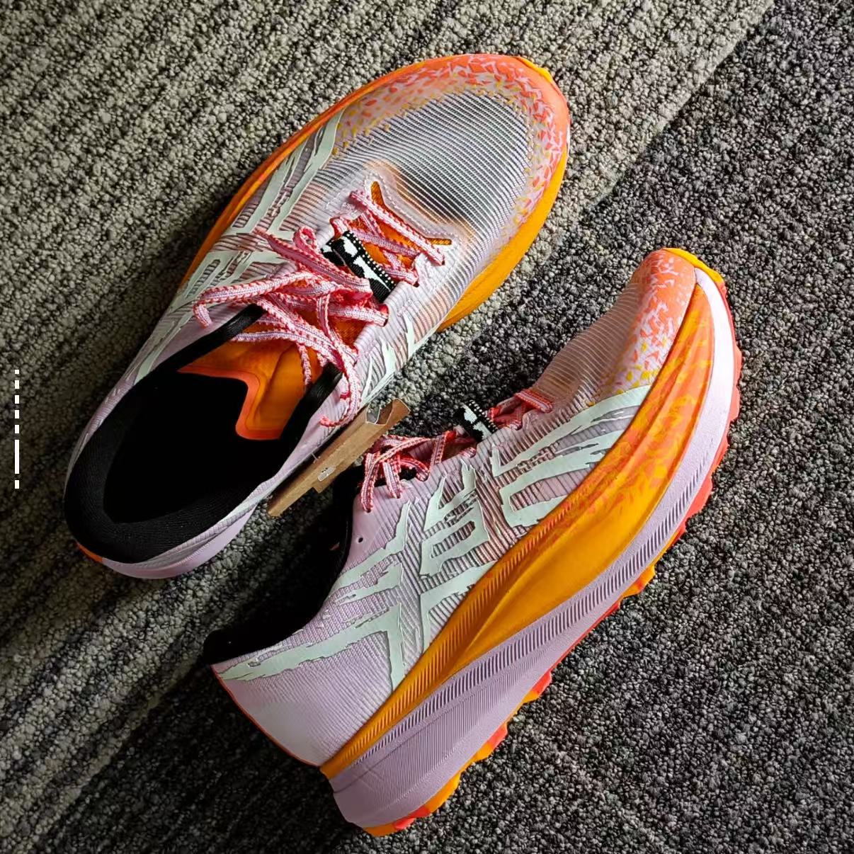 Non-slip breathable soft-soled sports shoes