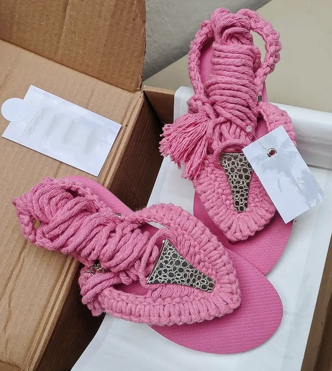 String beach sandals