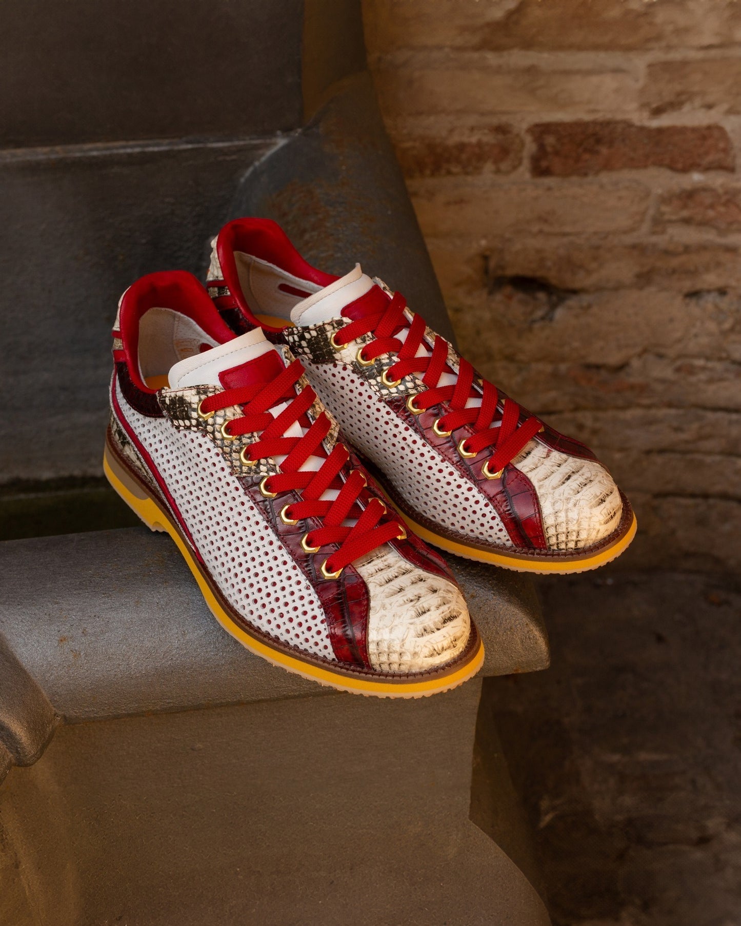 Leather crocodile pattern sneakers
