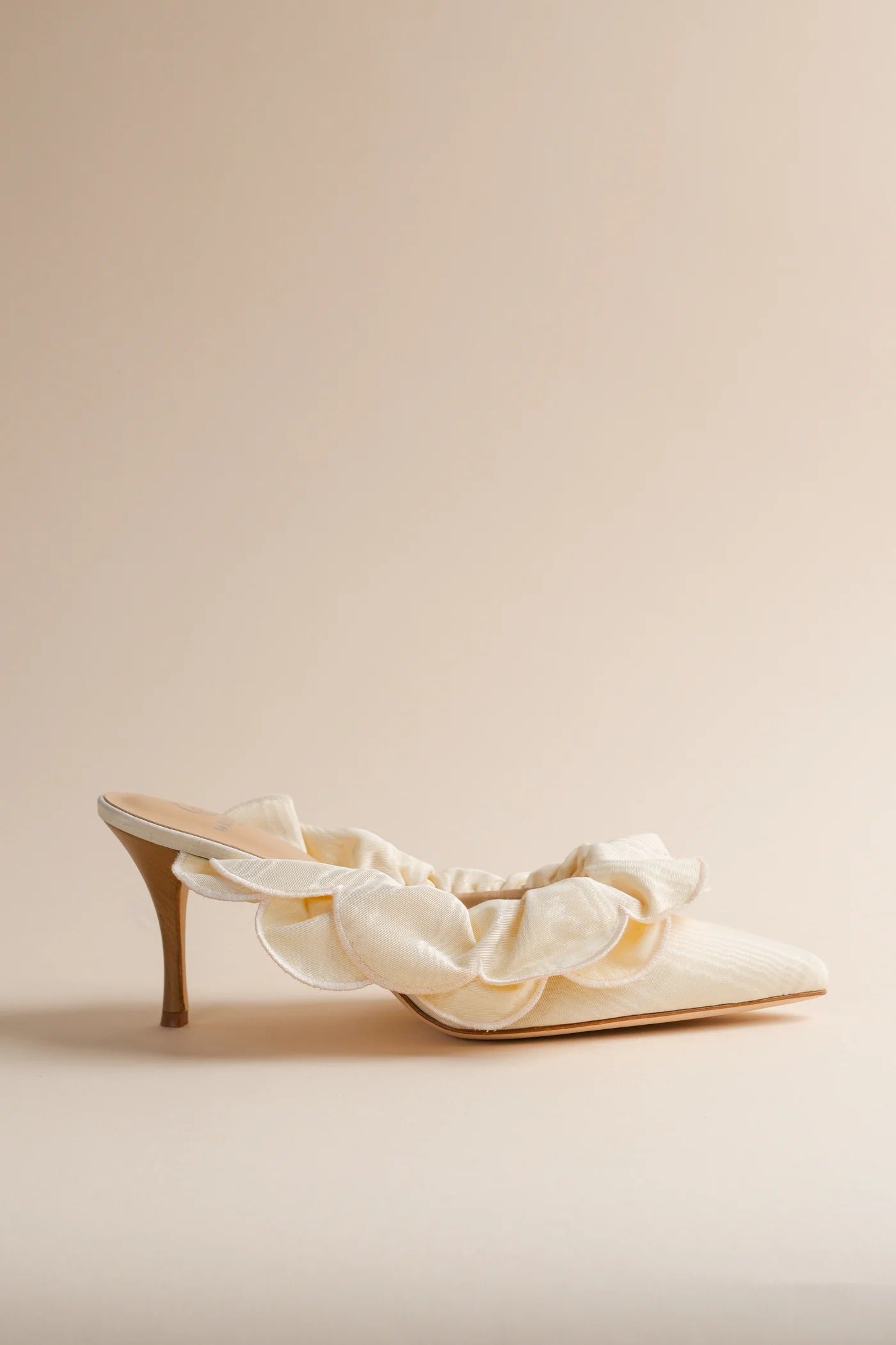 petal-shaped high heels