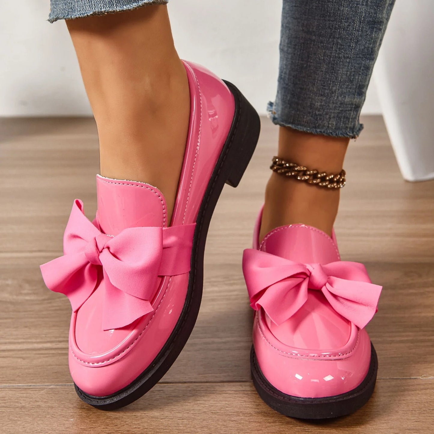Bow-knot shiny leather shoes