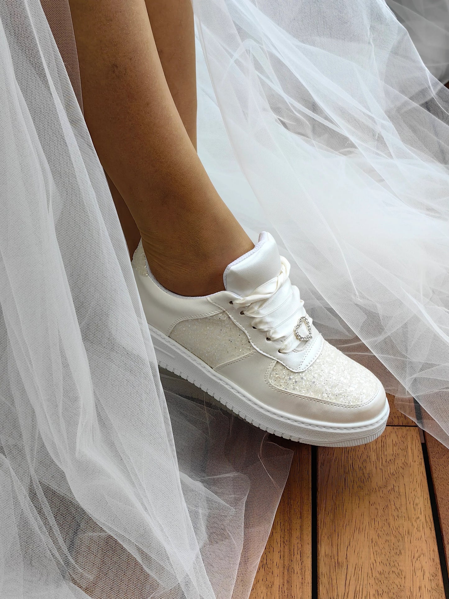 Flat-soled glittery sneakers