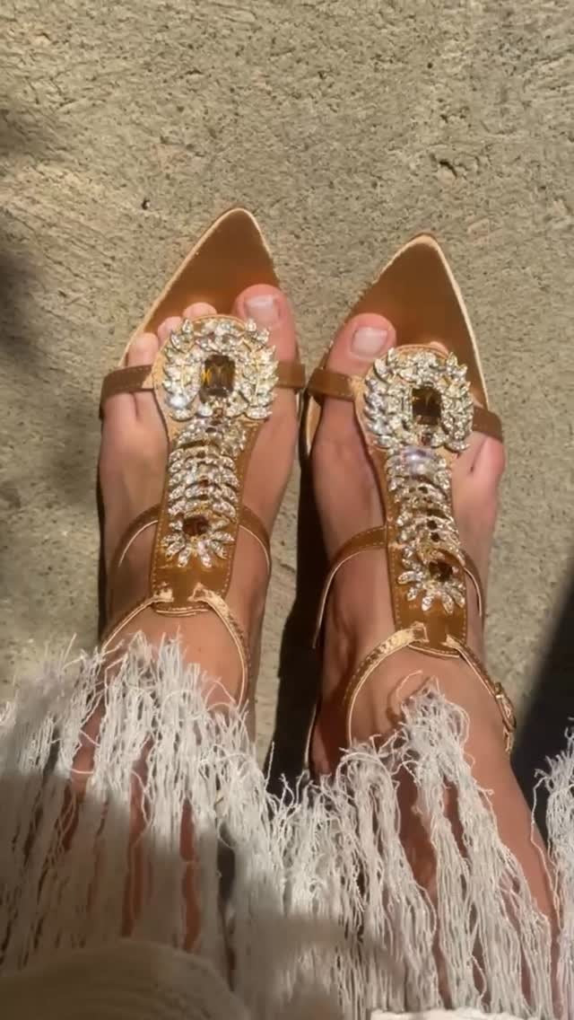 Gold pointed diamond sandals