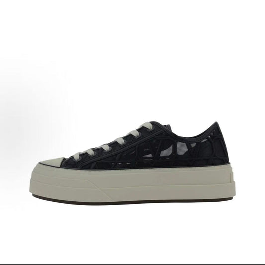 Lychee-patterned canvas shoes