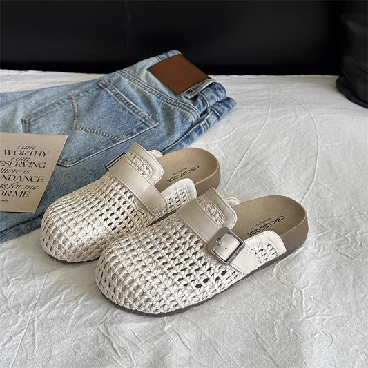 Breathable hollow sandals