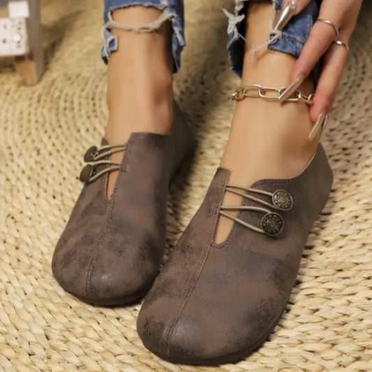 Flat casual shoes