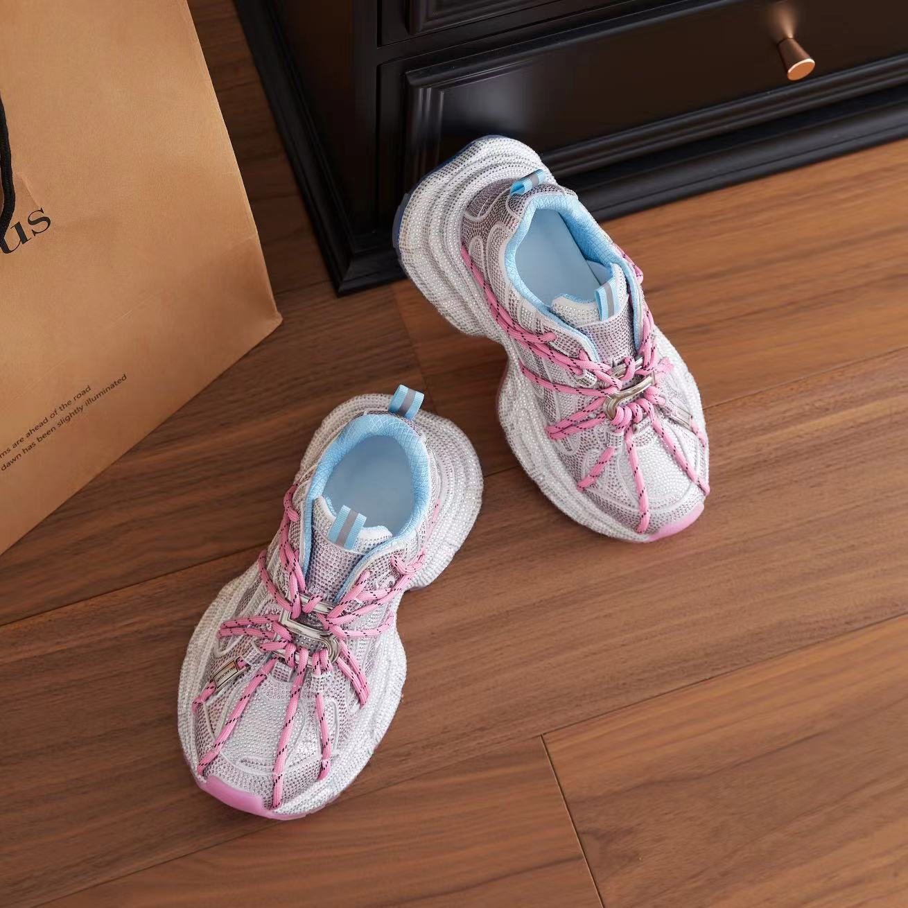 Multicolor lace-up sneakers