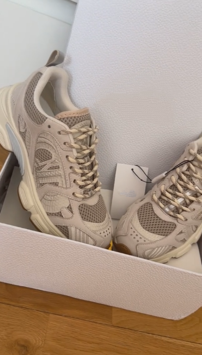 Breathable thick-soled mesh sneakers