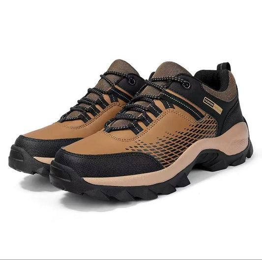 Breathable and thick hiking shoes