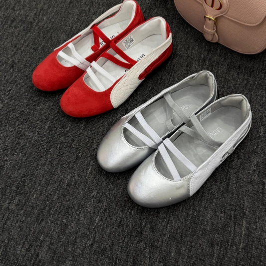 Trendy sports flat shoes