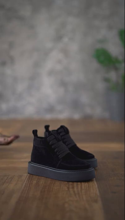 Velvet platform high-top shoes