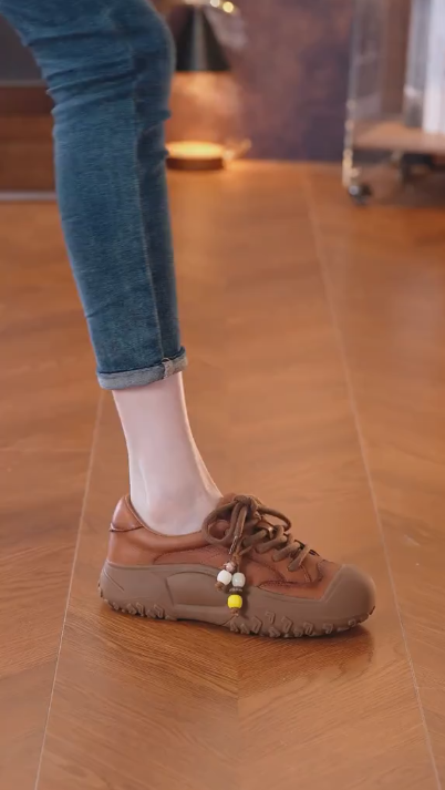 Leather soft-soled sneakers