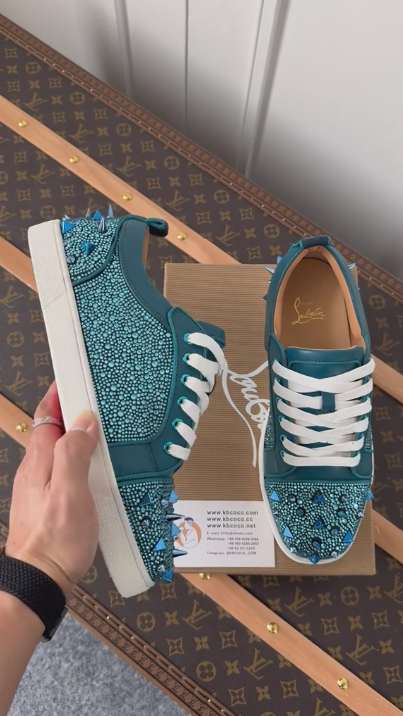 Rivet diamond sneakers