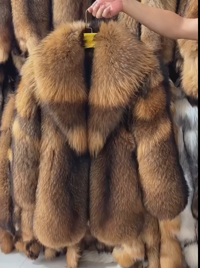 Fashionable men's fur