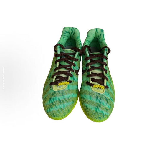 Classic and versatile basketball shoes