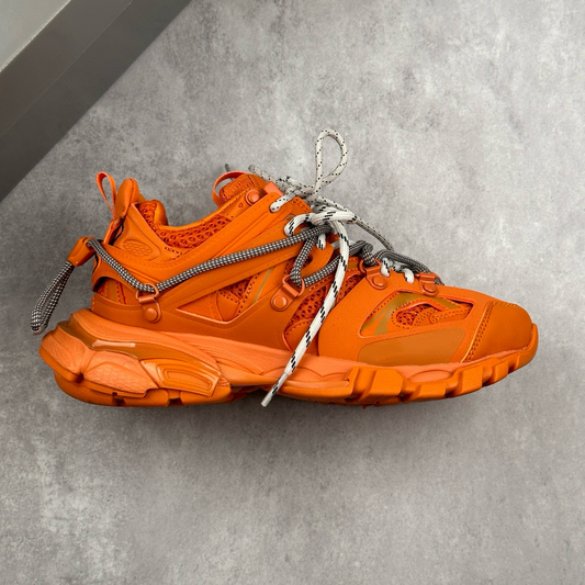 Height-increasing thick-soled running shoes