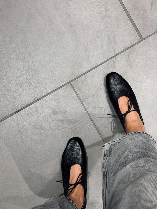 Pumps in leather ballet