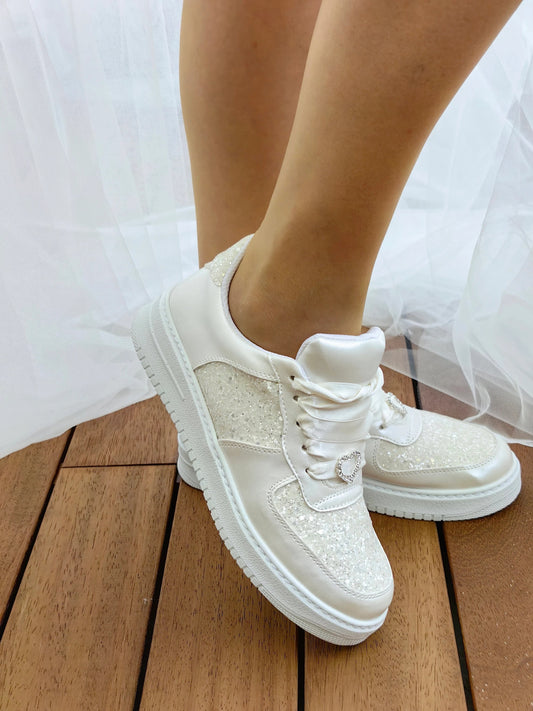 Flat-soled glittery sneakers