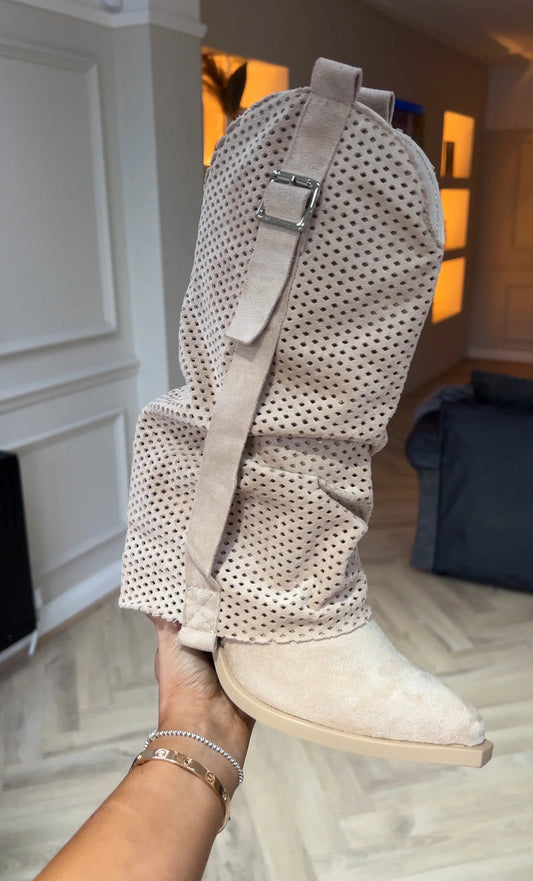 Pointed toe chunky heel mid-length boots