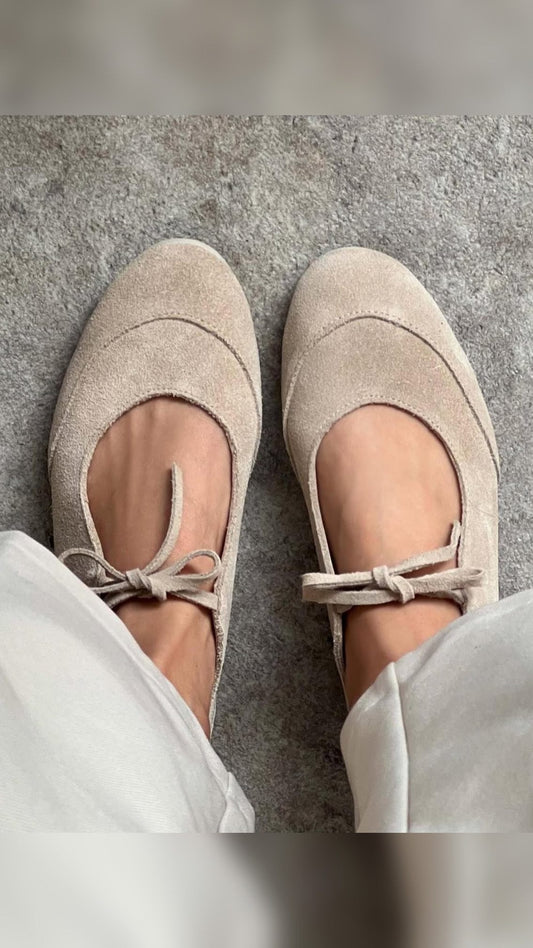Cowhide flat shoes